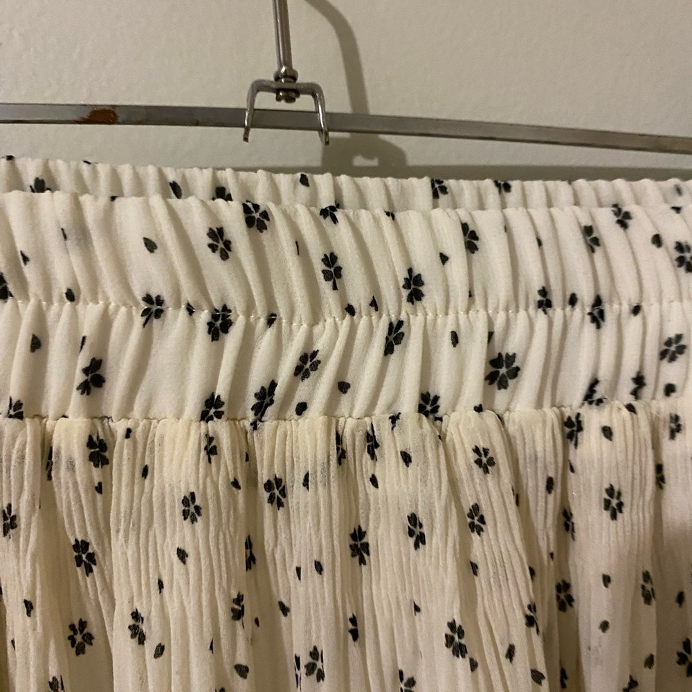 Beautiful showpi skirt - Picture 5 of 5